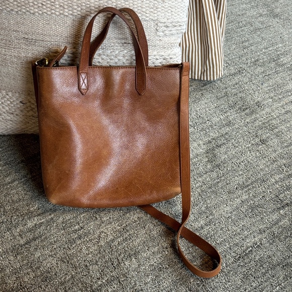Madewell Handbags - Madewell Transport Crossbody Leather Bag in Congac